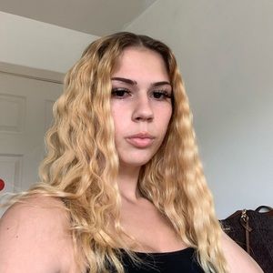 Meet your Posher, Maya